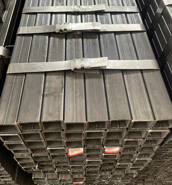 洛阳工业用梯子 镀锌管焊接梯子 铁梯子方管梯